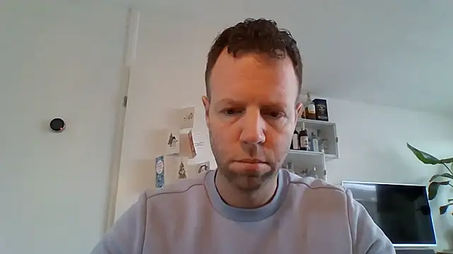 Snapshot of Vector1982 chatting on January 8, 10:39 am Vector1982 online show from January 8, 10:39 am