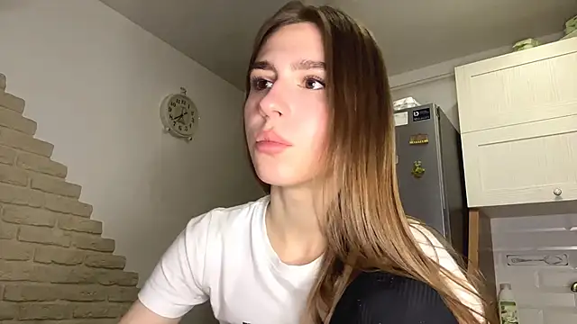 ElsieKuhlmann online show from February 26, 5:06 am