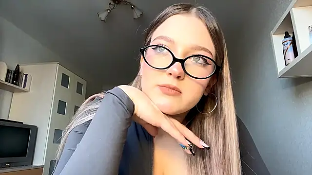 JammieMickiewicz online show from March 8, 2:10 pm