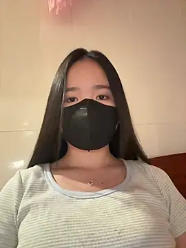 Gwen879 online show from April 8, 1:22 pm