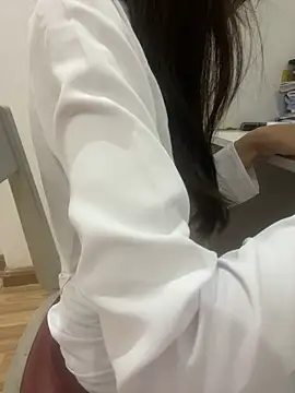 Linhtruong   online show from March 1, 2:30 pm