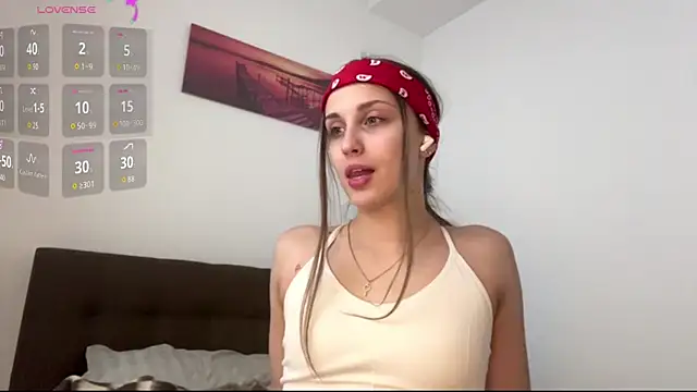 EvaRenard online show from April 18, 7:58 pm