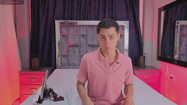 LeoMonnroe online show from April 12, 4:45 pm