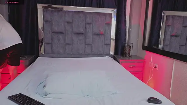 LeoMonnroe online show from April 13, 7:08 pm