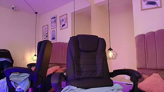 Hanabie  online show from February 10, 3:21 am