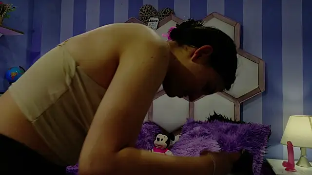 yvi taylor online show from April 18, 12:53 pm