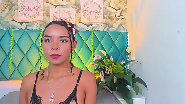 Snapshot of AlexiiaBrown chatting on May 19, 2:56 pm AlexiiaBrown online show from May 19, 2:56 pm