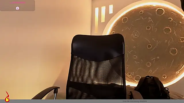 Snapshot of Apolo_lux1 chatting on July 10, 7:38 pm Apolo lux1 online show from July 10, 7:38 pm