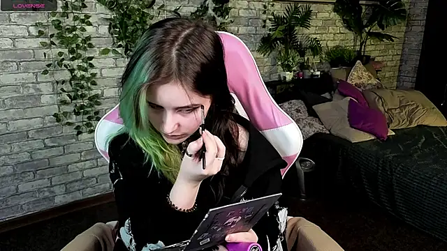 Snapshot of RubyMyst chatting on March 7, 9:12 pm RubyMyst online show from March 7, 9:12 pm