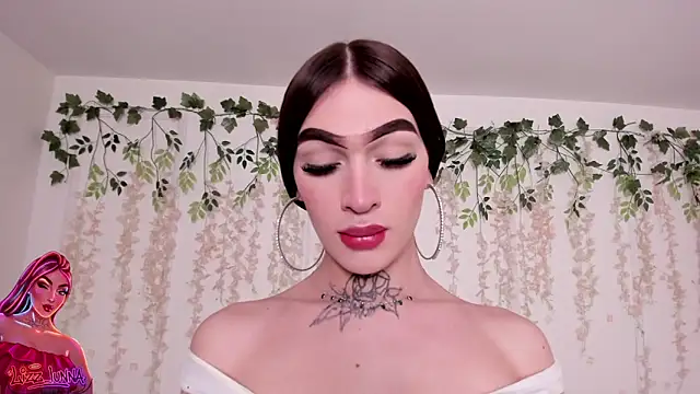 lizz lunna online show from March 18, 9:51 pm