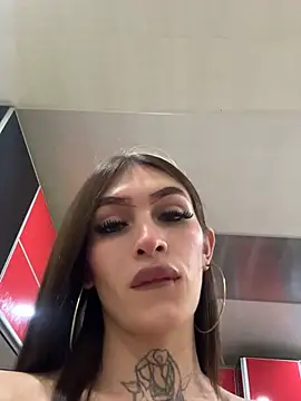 lizz lunna online show from April 19, 8:35 am