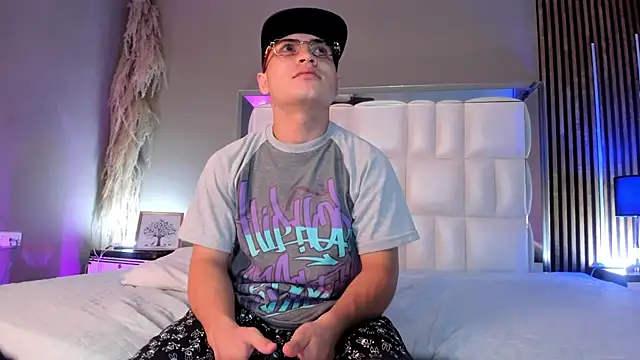 Roger And Ramona online show from April 21, 12:22 pm