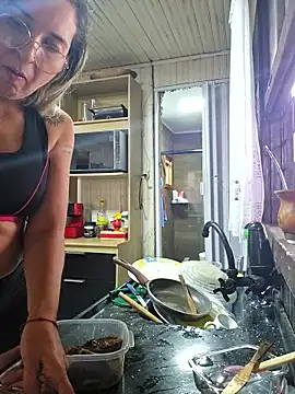 bellafortune69 online show from April 25, 6:27 pm