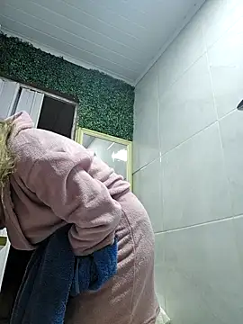 bellafortune69 online show from April 29, 9:13 am