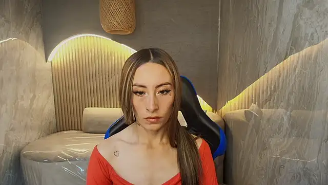 katalina r  online show from April 2, 1:31 pm