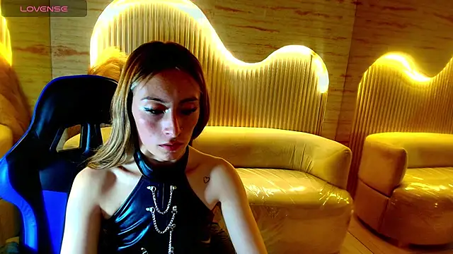 Snapshot of katalina_r_ chatting on May 16, 7:34 pm katalina r online show from May 16, 7:34 pm