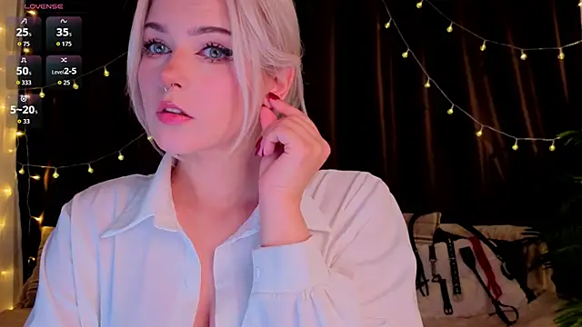 Snapshot of ShyniAlice chatting on April 25, 2:58 am ShyniAlice online show from April 25, 2:58 am