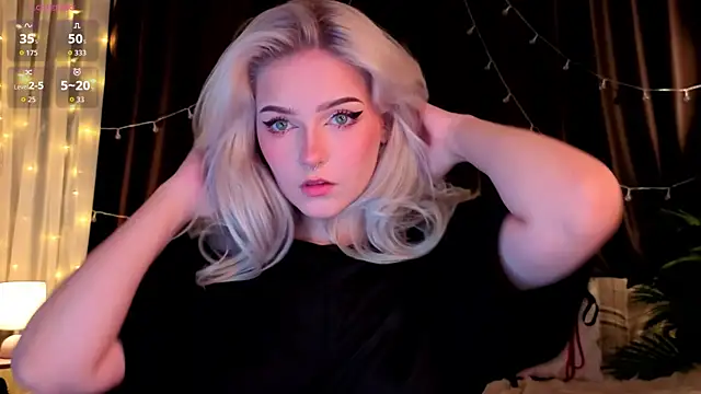 Snapshot of ShyniAlice chatting on June 5, 4:19 am ShyniAlice online show from June 5, 4:19 am