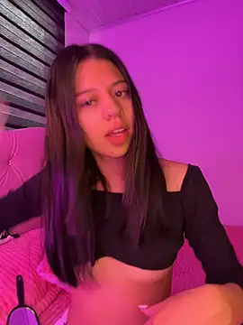 willowharper  online show from January 11, 8:03 pm