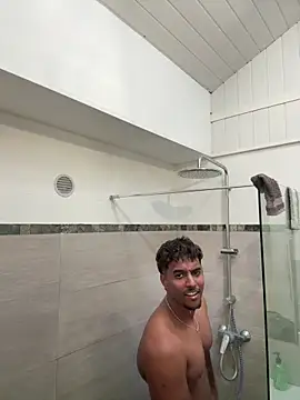 Axel black10 online show from April 18, 1:15 pm