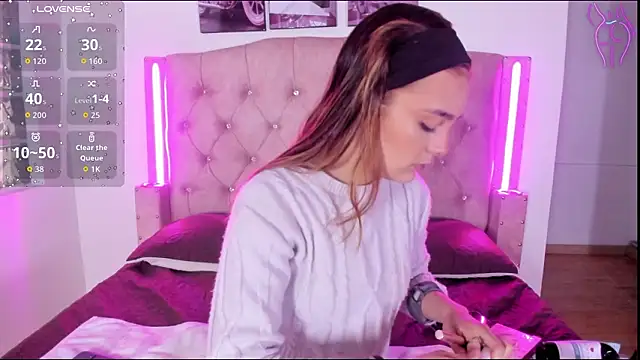 liaa  cutee online show from January 17, 11:26 am