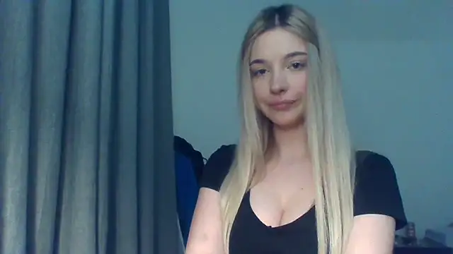 Snapshot of EvelineMagnetic chatting on January 13, 3:17 pm EvelineMagnetic online show from January 13, 3:17 pm