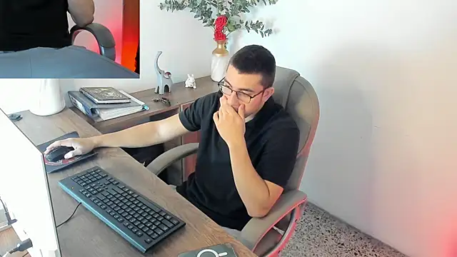 Snapshot of Jay_Grip chatting on February 25, 1:21 pm Jay Grip online show from February 25, 1:21 pm