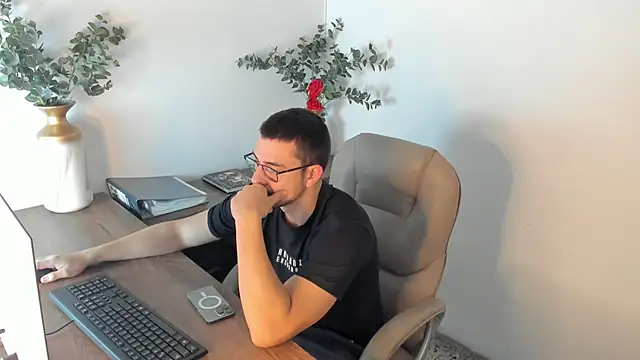 Snapshot of Jay_Grip chatting on February 27, 2:17 pm Jay Grip online show from February 27, 2:17 pm