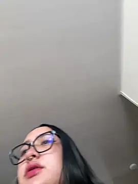 Snapshot of Diosa_lunar1 chatting on May 24, 9:42 pm Diosa lunar1 online show from May 24, 9:42 pm