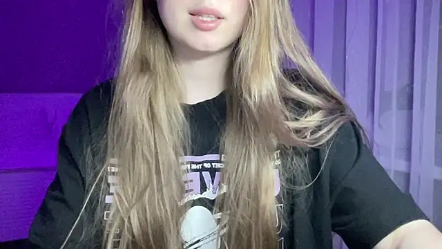 Snapshot of sofinovvak chatting on April 7, 5:46 pm sofinovvak online show from April 7, 5:46 pm