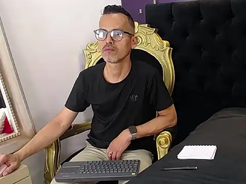 Oswalldo   online show from March 26, 11:27 am