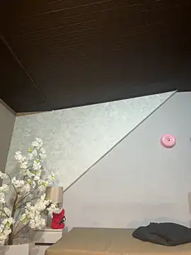 maaluh online show from April 22, 4:08 pm