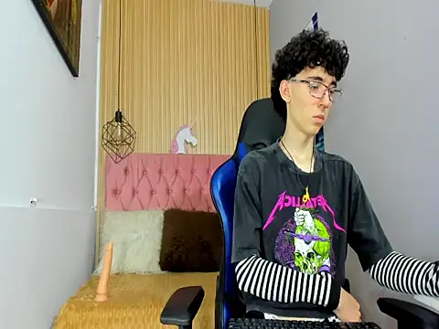 Syriussz online show from February 12, 7:31 pm