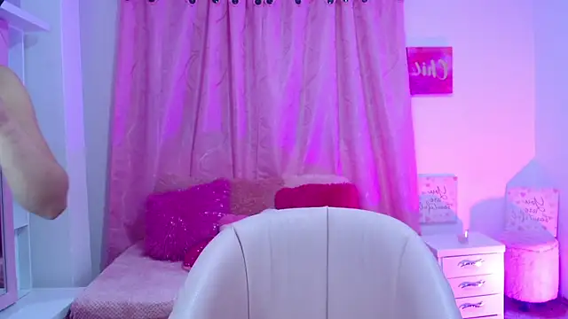 eimmy01 online show from February 6, 4:06 am