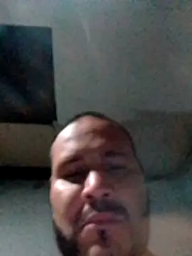 Snapshot of Guanatos13 chatting on March 5, 4:30 am Guanatos13 online show from March 5, 4:30 am