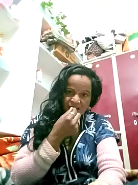 Snapshot of kiiuu_sexe chatting on February 4, 6:03 pm kiiuu sexe online show from February 4, 6:03 pm