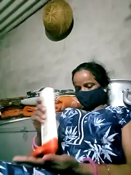 Snapshot of kiiuu_sexe chatting on February 9, 7:34 am kiiuu sexe online show from February 9, 7:34 am