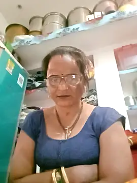 Snapshot of kiiuu_sexe chatting on February 13, 6:53 am kiiuu sexe online show from February 13, 6:53 am