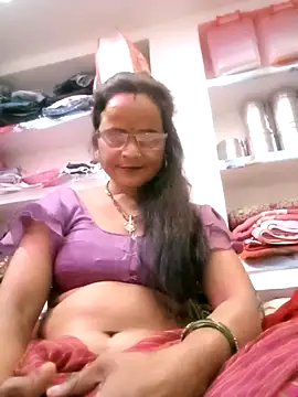 Snapshot of kiiuu_sexe chatting on February 18, 5:03 am kiiuu sexe online show from February 18, 5:03 am