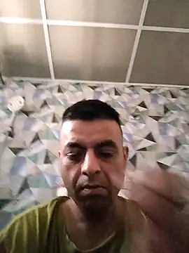 Snapshot of ashleellaunda7582 chatting on April 28, 7:35 am ashleellaunda7582 online show from April 28, 7:35 am