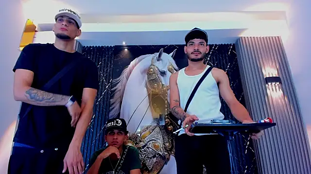 The Gods In Diamonds online show from March 2, 5:08 am