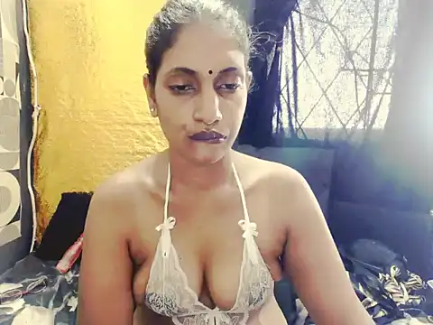 indianhoney69 online show from February 3, 6:40 am