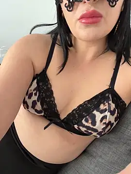 melissiaayzem online show from April 16, 8:26 am