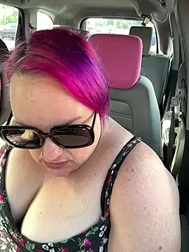 Snapshot of theUnihorniest chatting on June 4, 10:38 pm theUnihorniest online show from June 4, 10:38 pm
