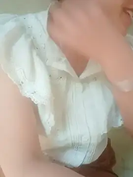 jjennyyy online show from April 22, 7:22 am