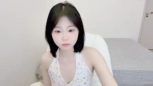 Snapshot of Onefiona chatting on June 17, 5:43 am Onefiona online show from June 17, 5:43 am