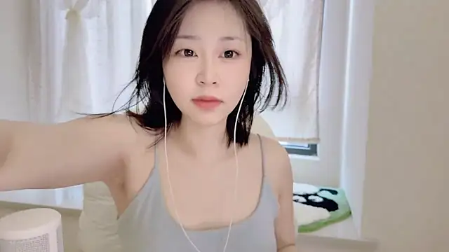Snapshot of Onefiona chatting on July 6, 7:38 am Onefiona online show from July 6, 7:38 am