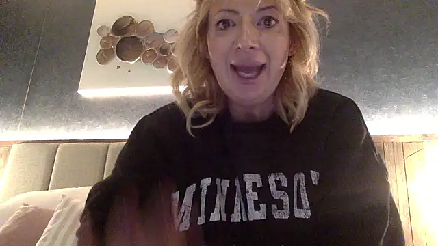 SydneyNoir online show from January 12, 4:34 pm