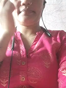 Snapshot of Zaara101 chatting on June 24, 7:40 am Zaara101 online show from June 24, 7:40 am