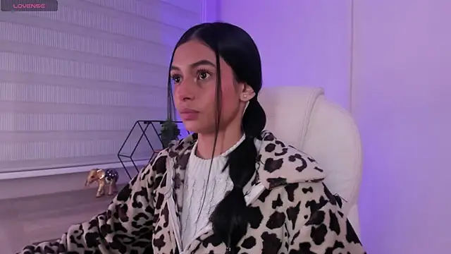 lilith petit  online show from April 8, 12:49 pm